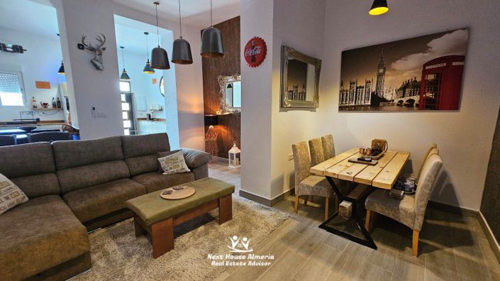 Image No.22-4 Bed Townhouse for sale