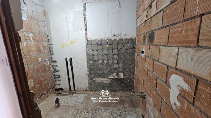 Image No.39-4 Bed Townhouse for sale