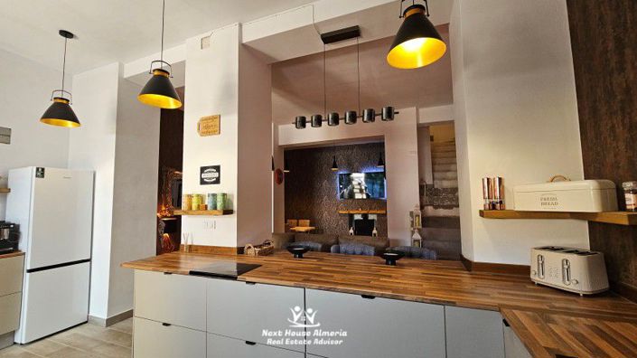 Image No.9-4 Bed Townhouse for sale