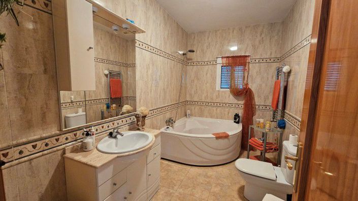 Image No.18-3 Bed Villa for sale