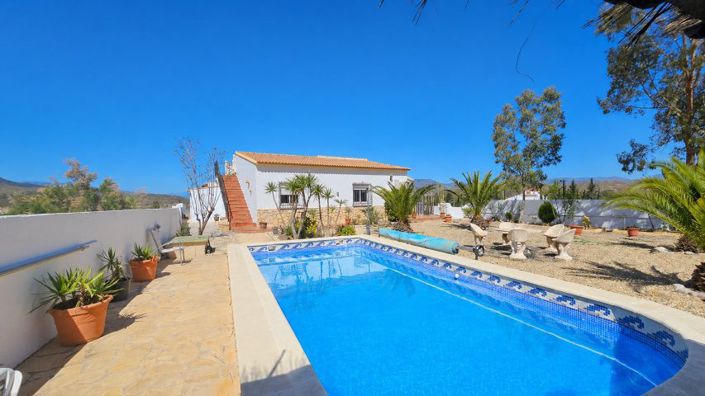 Image No.3-3 Bed Villa for sale