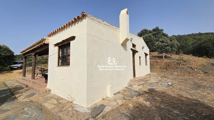Image No.4-2 Bed Country House for sale