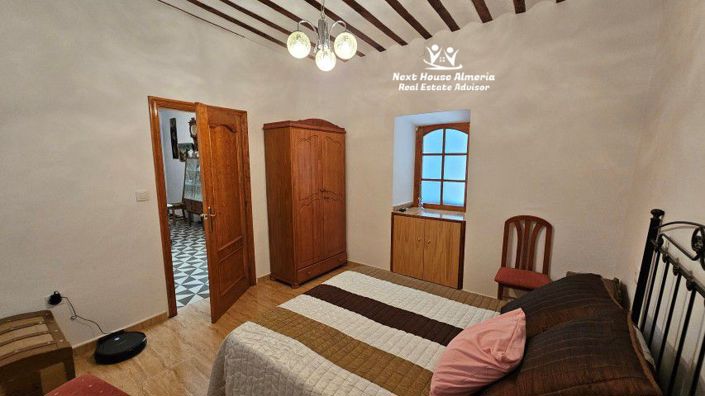 Image No.30-8 Bed Country House for sale