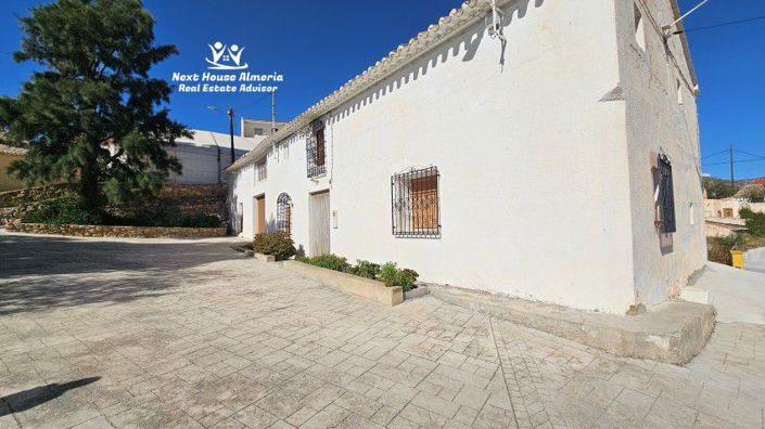 Image No.4-8 Bed Country House for sale