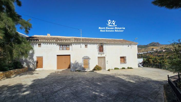 Image No.6-8 Bed Country House for sale