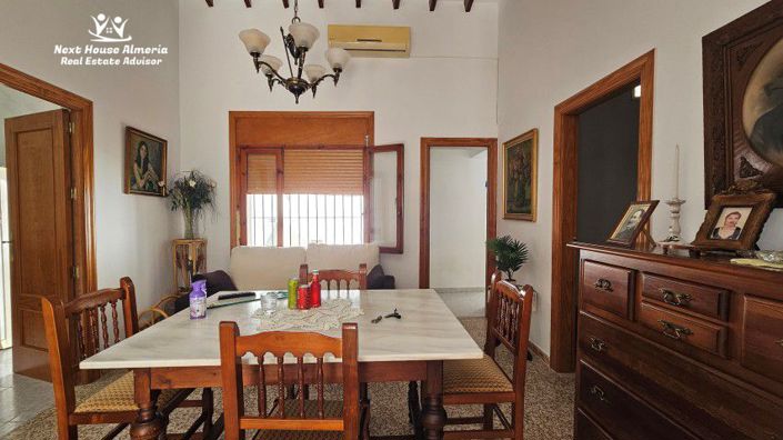 Image No.17-3 Bed Townhouse for sale