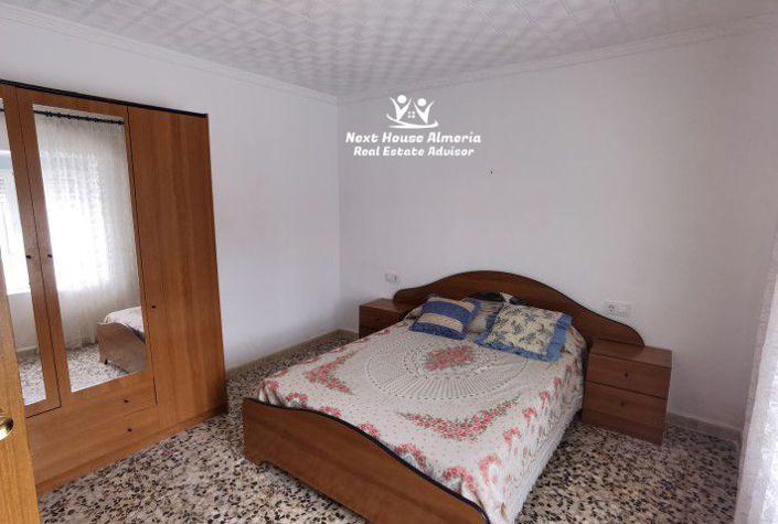 Image No.11-3 Bed Country House for sale