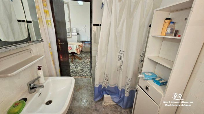 Image No.12-4 Bed Townhouse for sale