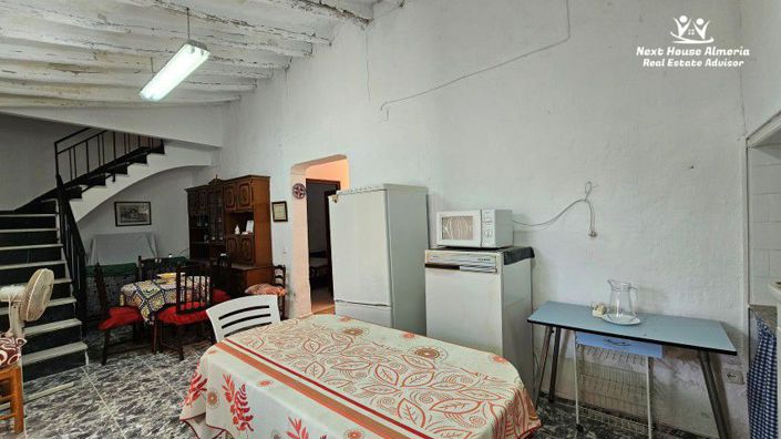 Image No.13-4 Bed Townhouse for sale