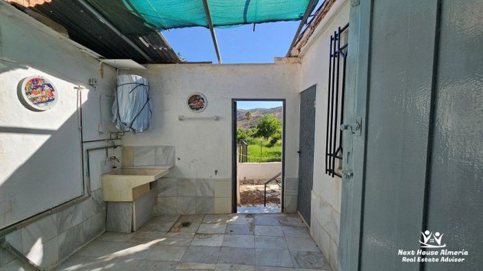 Image No.15-4 Bed Townhouse for sale