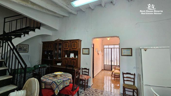 Image No.21-4 Bed Townhouse for sale