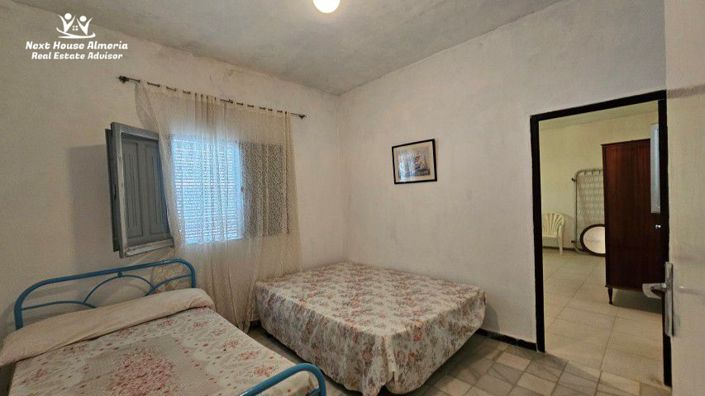 Image No.28-4 Bed Townhouse for sale