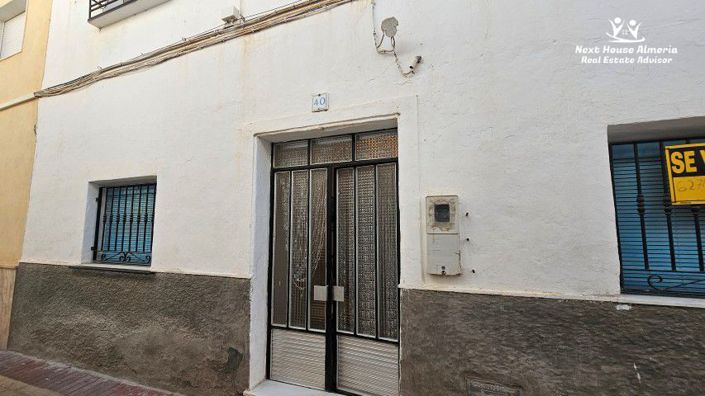 Image No.35-4 Bed Townhouse for sale