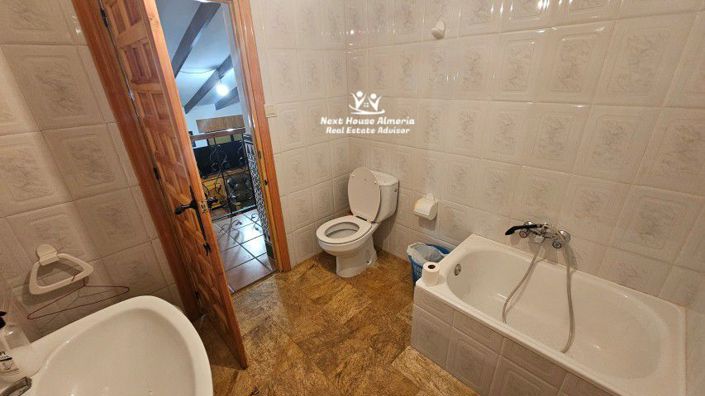 Image No.36-4 Bed Country House for sale