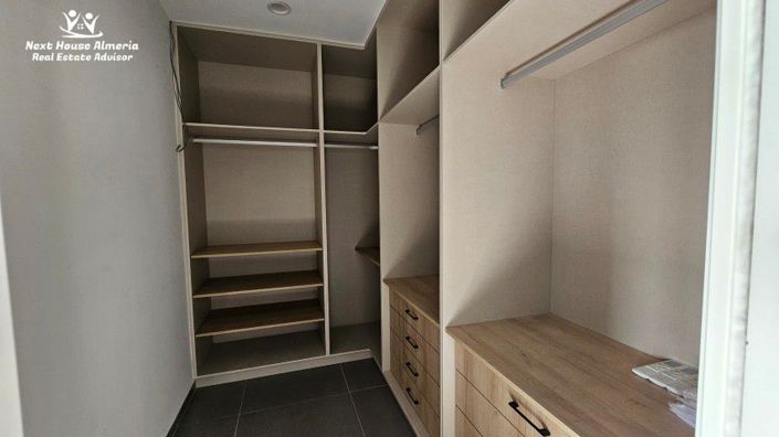 Image No.12-3 Bed Villa for sale