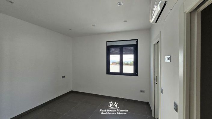 Image No.13-3 Bed Villa for sale