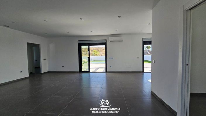 Image No.15-3 Bed Villa for sale