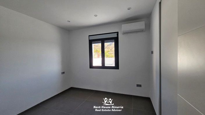 Image No.19-3 Bed Villa for sale