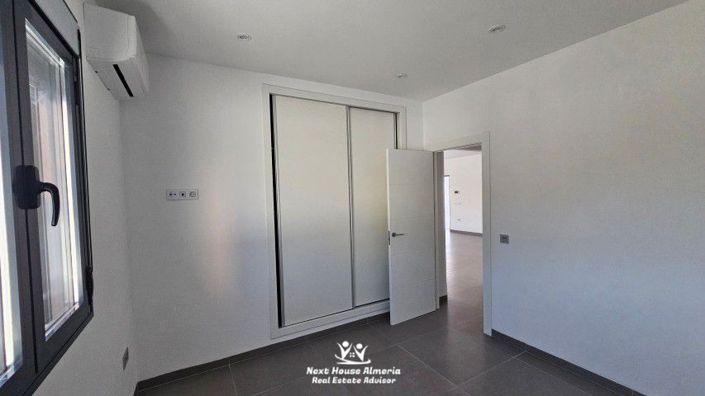 Image No.20-3 Bed Villa for sale