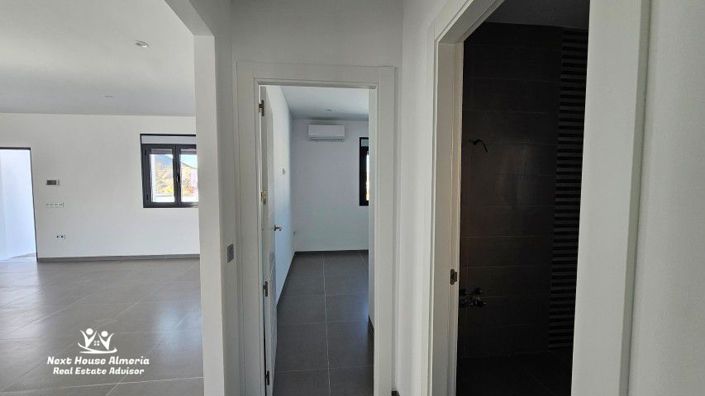 Image No.21-3 Bed Villa for sale