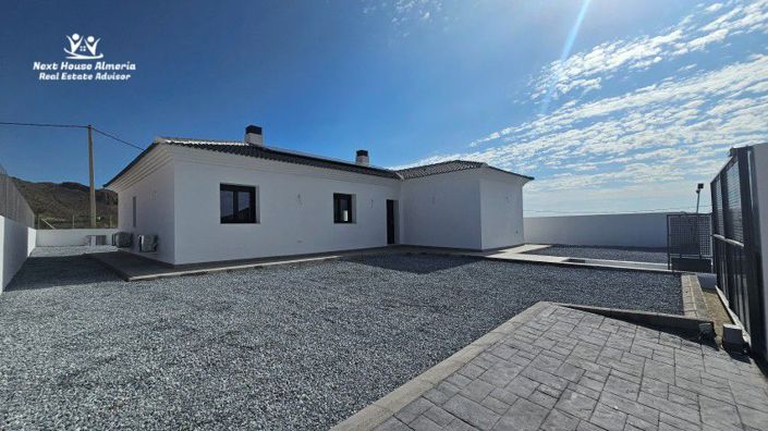 Image No.32-3 Bed Villa for sale