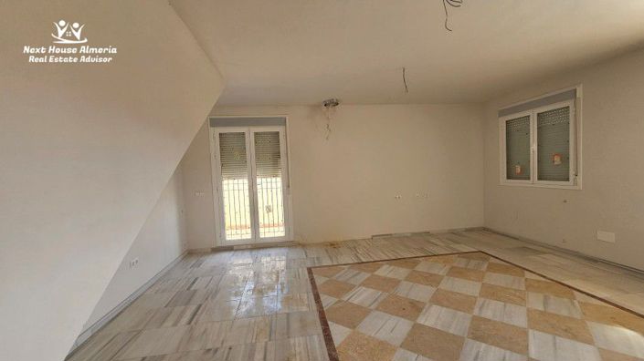 Image No.18-4 Bed Villa for sale