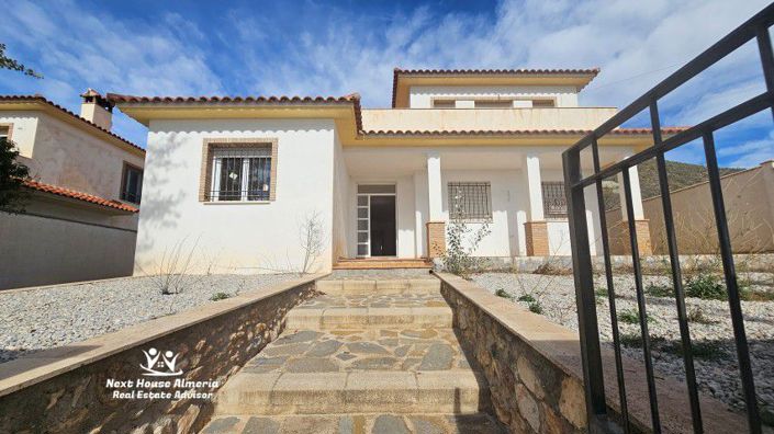 Image No.4-4 Bed Villa for sale