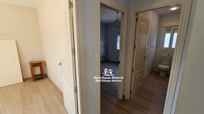 Image No.15-3 Bed Country House for sale