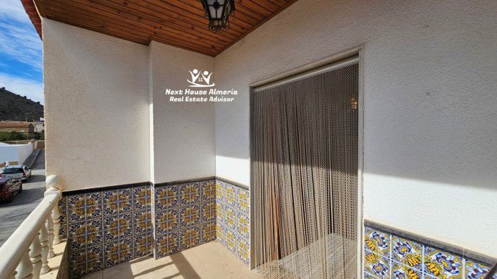 Image No.12-4 Bed Townhouse for sale