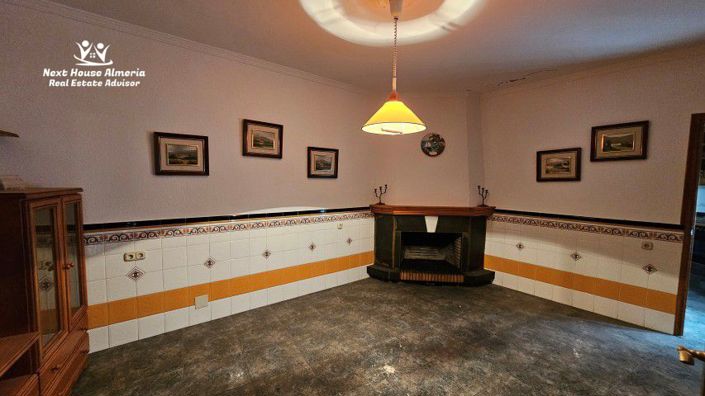 Image No.20-4 Bed Townhouse for sale