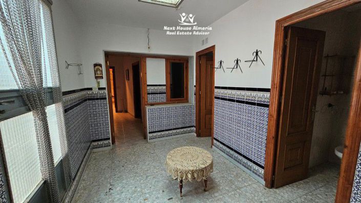 Image No.24-4 Bed Townhouse for sale