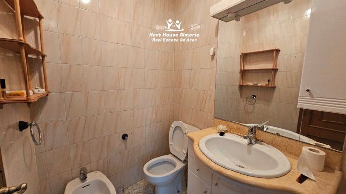 Image No.25-4 Bed Townhouse for sale