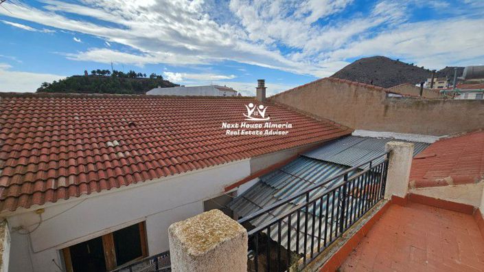 Image No.28-4 Bed Townhouse for sale