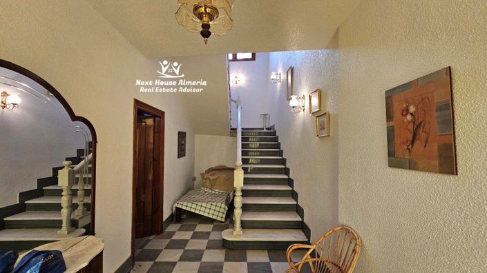 Image No.3-4 Bed Townhouse for sale