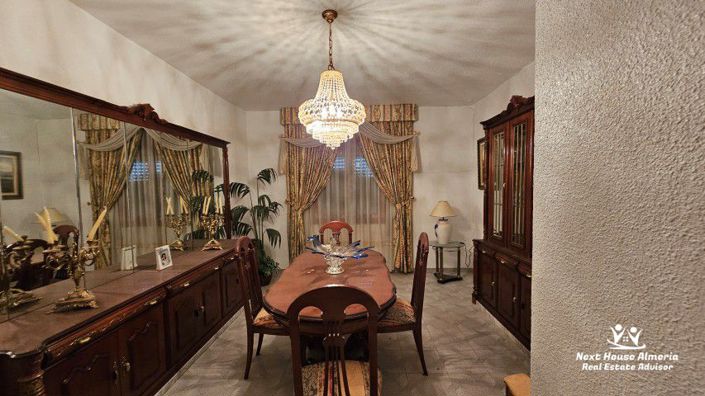 Image No.31-4 Bed Townhouse for sale