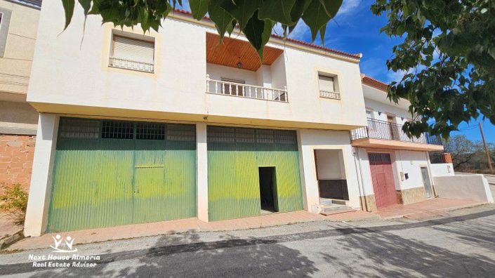 Image No.41-4 Bed Townhouse for sale