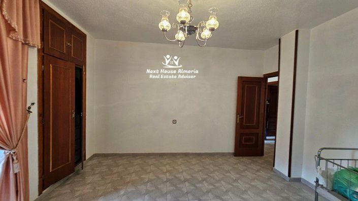 Image No.6-4 Bed Townhouse for sale