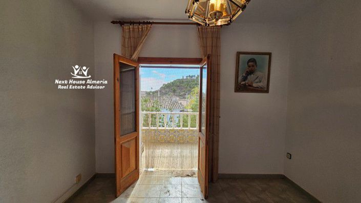 Image No.8-4 Bed Townhouse for sale