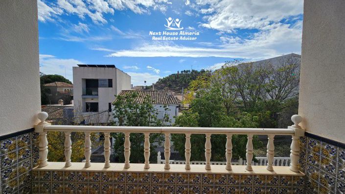 Image No.9-4 Bed Townhouse for sale