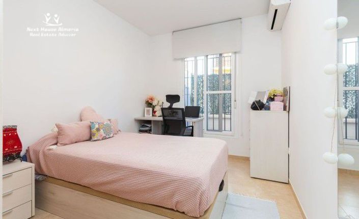 Image No.26-3 Bed Maisonette for sale