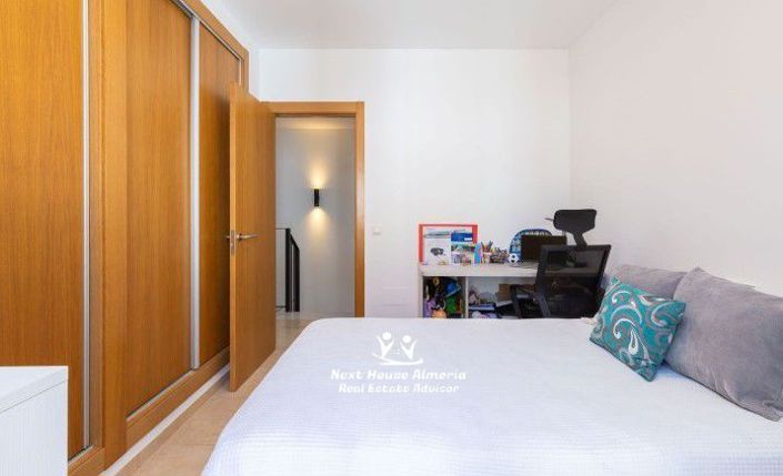 Image No.42-3 Bed Maisonette for sale