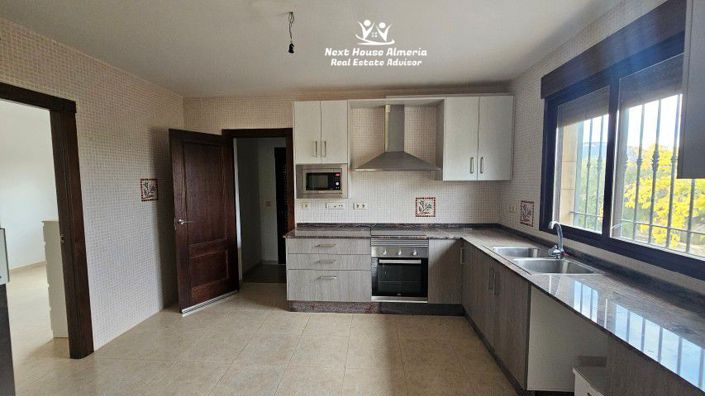 Image No.13-4 Bed Villa for sale