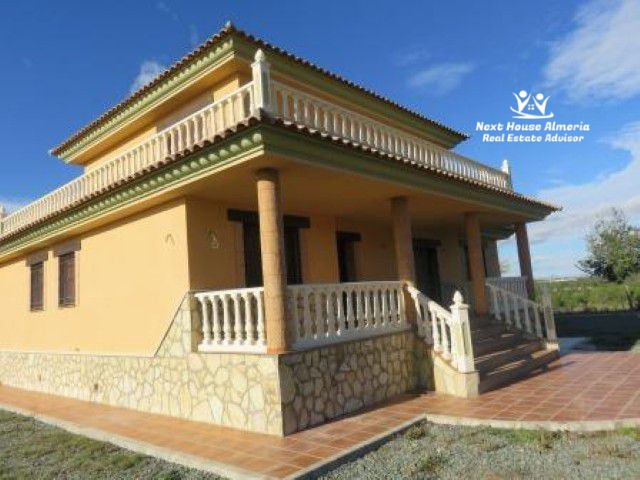 Image No.2-4 Bed Villa for sale