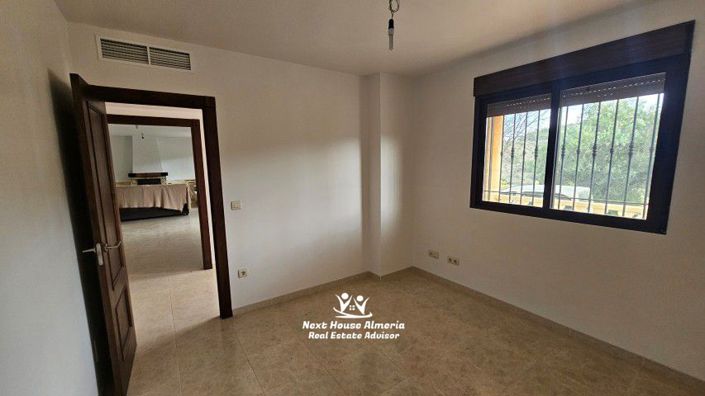 Image No.25-4 Bed Villa for sale