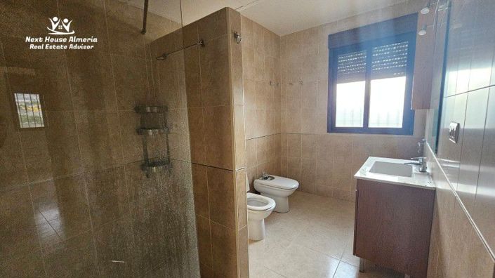 Image No.27-4 Bed Villa for sale