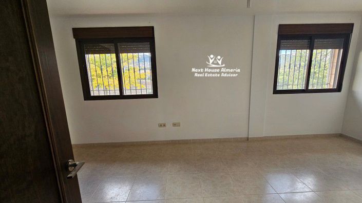 Image No.33-4 Bed Villa for sale