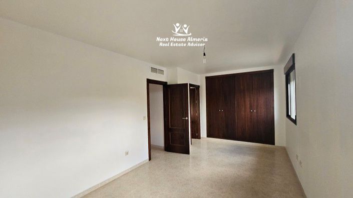 Image No.34-4 Bed Villa for sale