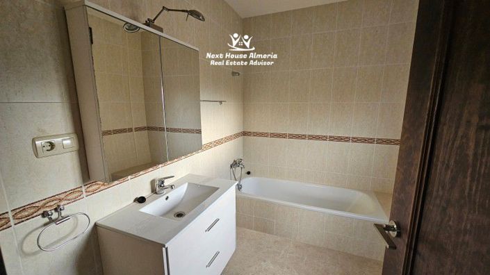 Image No.35-4 Bed Villa for sale