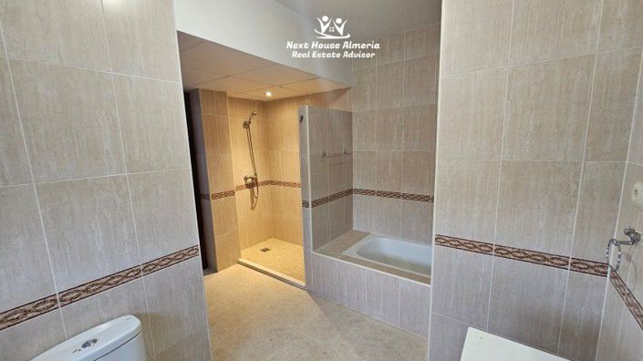 Image No.42-4 Bed Villa for sale