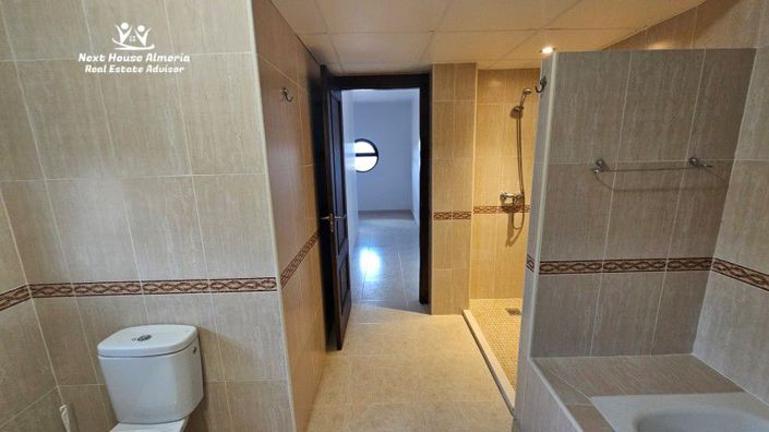 Image No.43-4 Bed Villa for sale